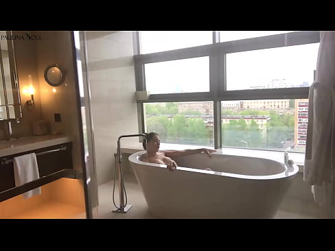 ❤️ Foshnjë e jashtëzakonshme që tund me pasion pidhin e saj në banjë ❤️ Porno në sq.pornokey.ru