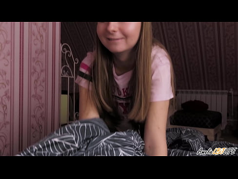 ❤️ Blondie thith thellë BFF-në e saj dhe merr spermë në gojën e saj ❤️ Porno në sq.pornokey.ru