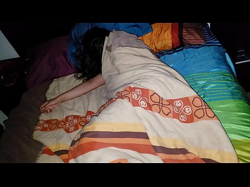 ❤️ Njërku qorton njerkën e tij të re ndërsa ajo fle. ❤️ Porno në sq.pornokey.ru